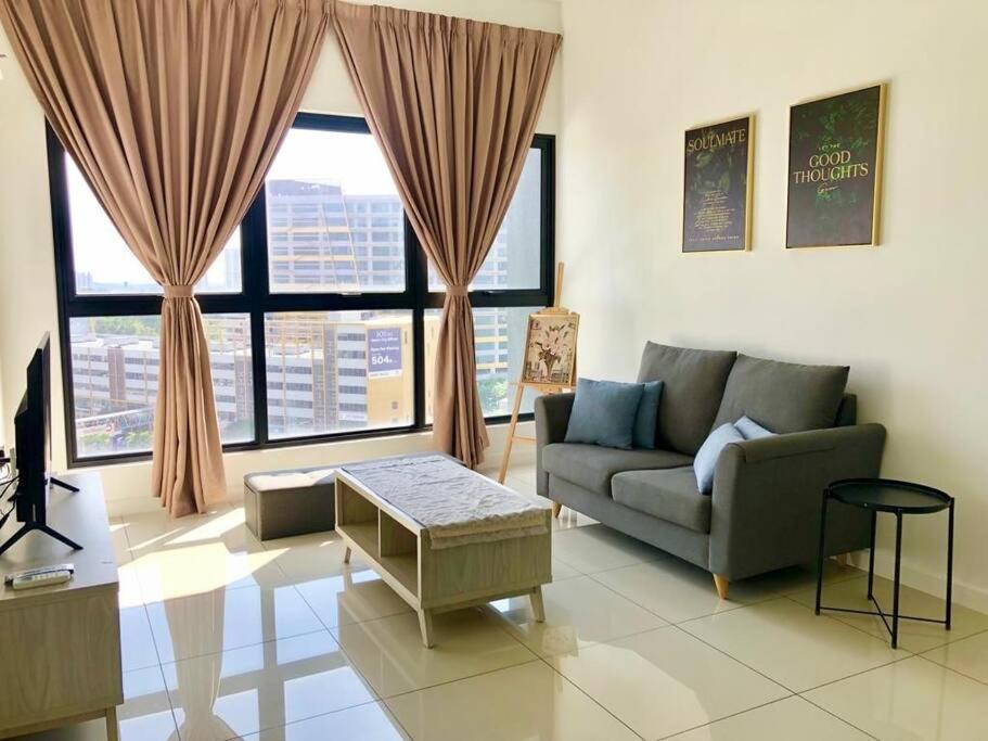 Cozy Mayfair Homestay Puchong Bagian luar foto