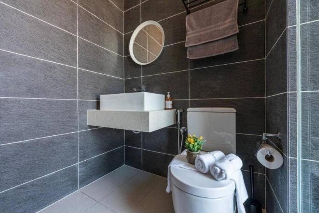 Cozy Mayfair Homestay Puchong Bagian luar foto